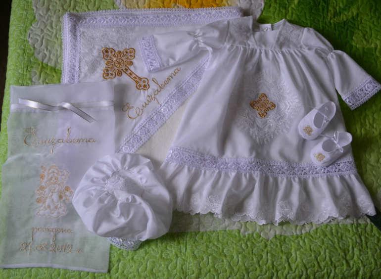 Именные крестильные комплекты на заказ