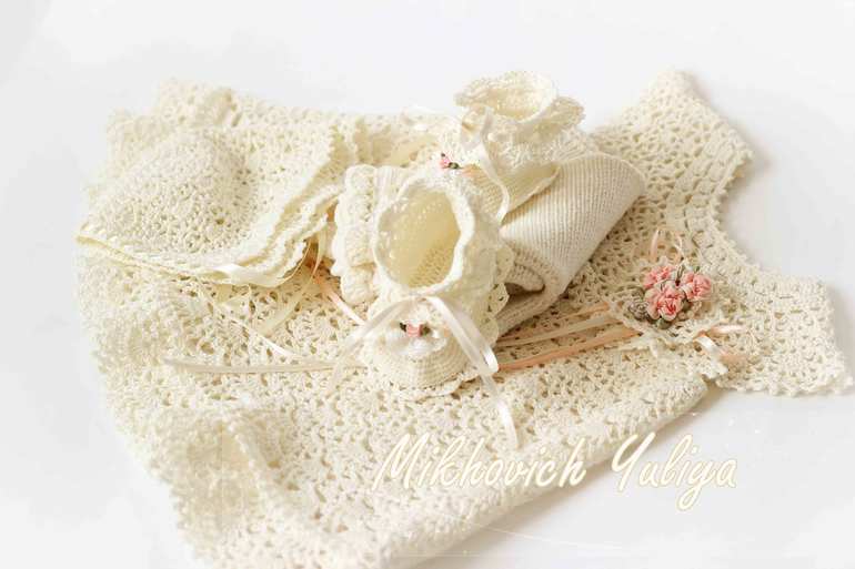 Нежный крестильный комплект для девочки