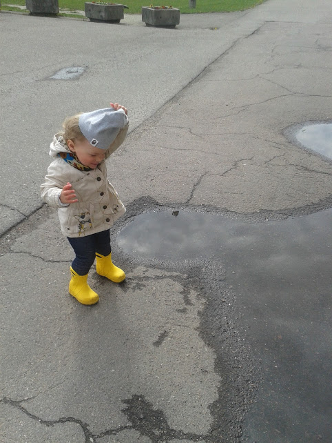 Внимание разыскивается желтая шапка!