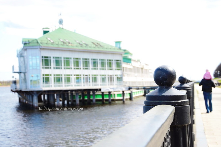 Весенние прогулки по Ярославлю (Насте почти 2 годика)