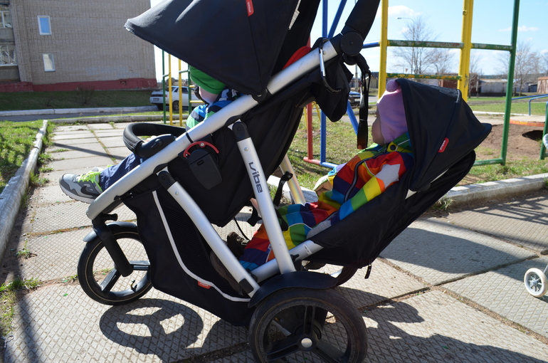 Продам PHIL&TEDS; Vibe с аксами. Регион. 22000 руб.