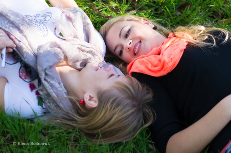 Две подружки