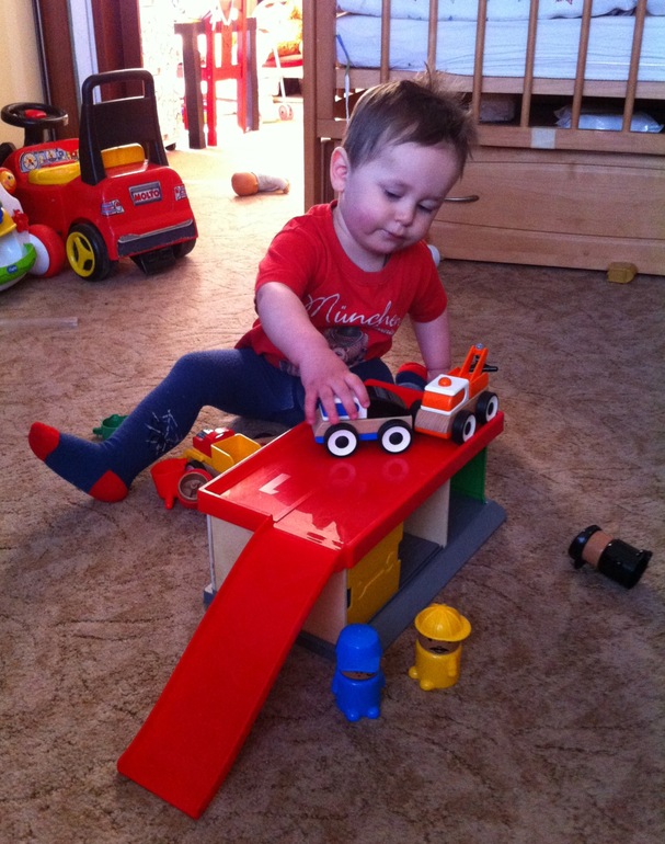 Новинка ИКЕА - гараж с эвакуатором! Рекомендую!