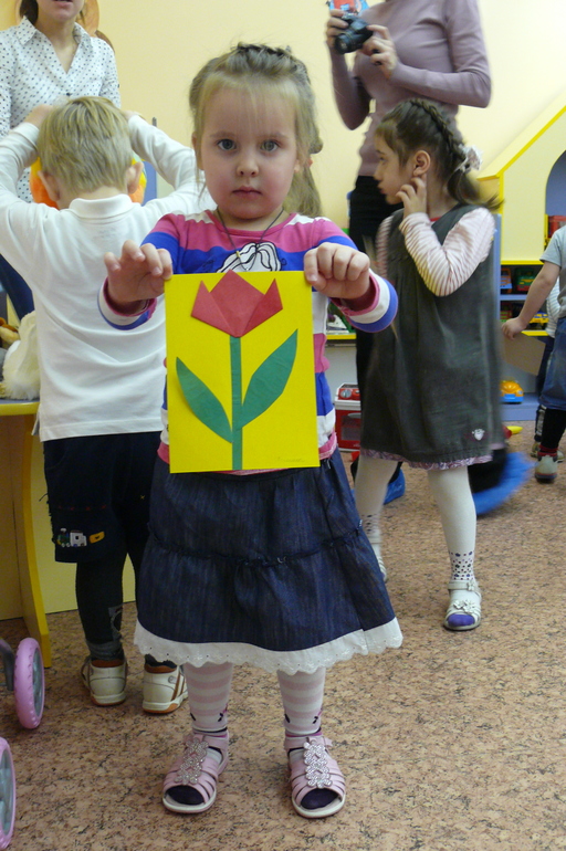 Первая роль!