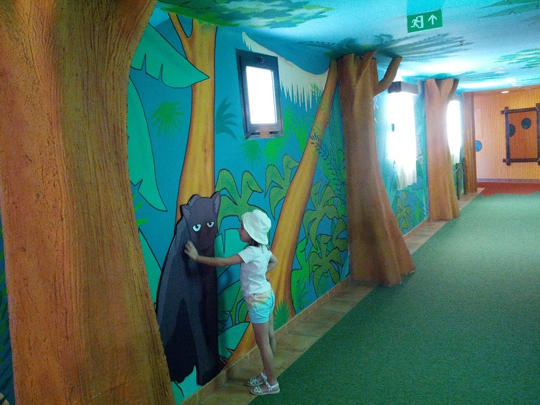 Отель и парк Port Aventura, а также новый аквапарк Costa Caribe Aquatic Park
