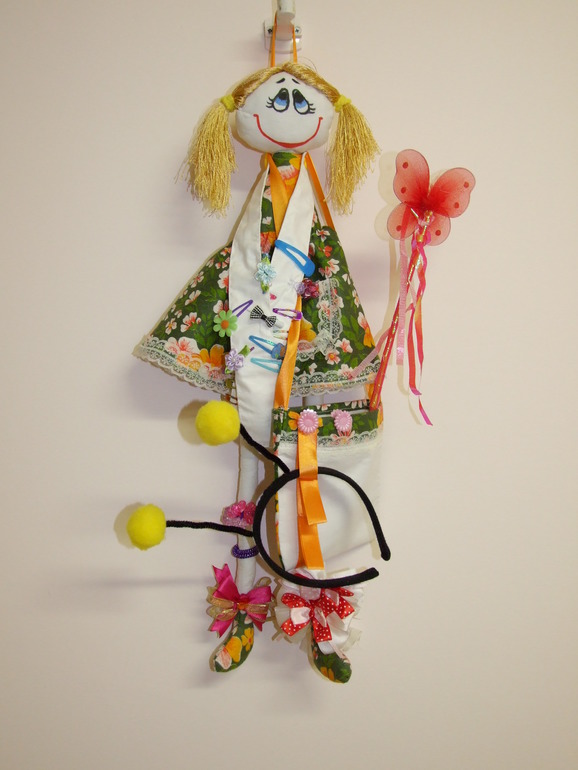 Куколка - хранительница заколочек и резинок