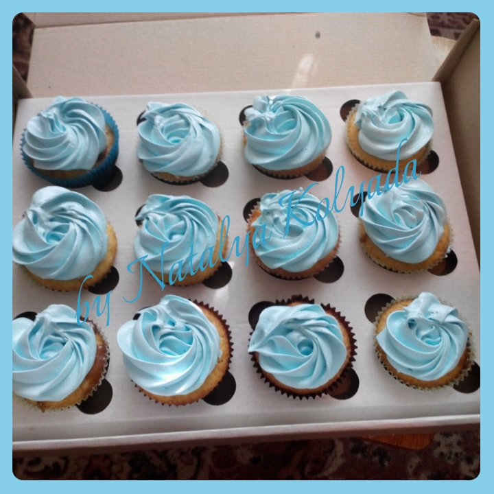 Учусь украшать капкейки кремом. попытка N3