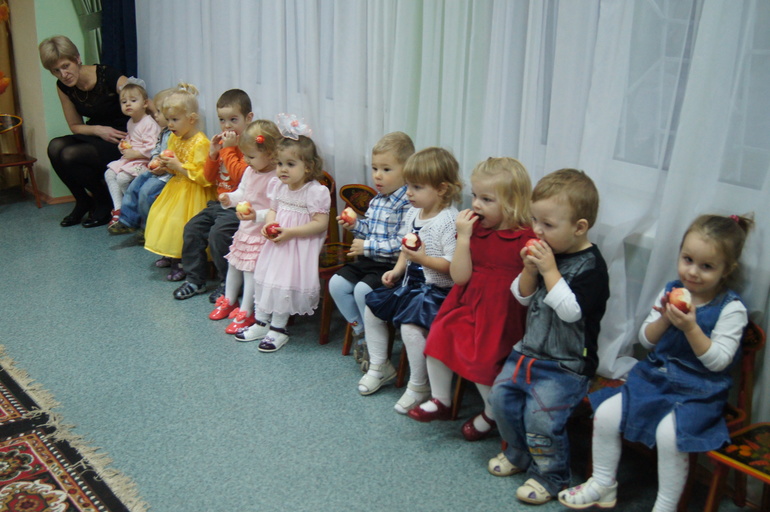 Люба в саду