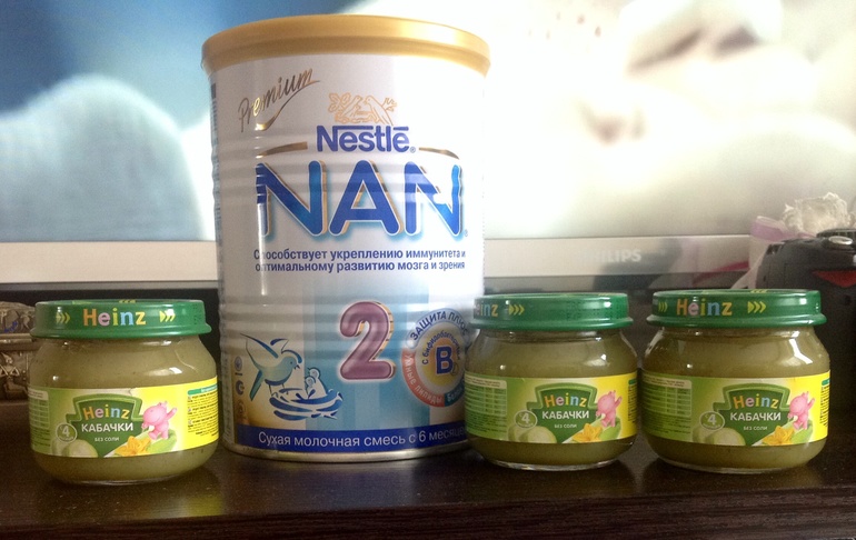 Продам молочную смесь NAN 2 (с 6 месяцев)+ отдам пюре Heinz кабачки 350 руб.