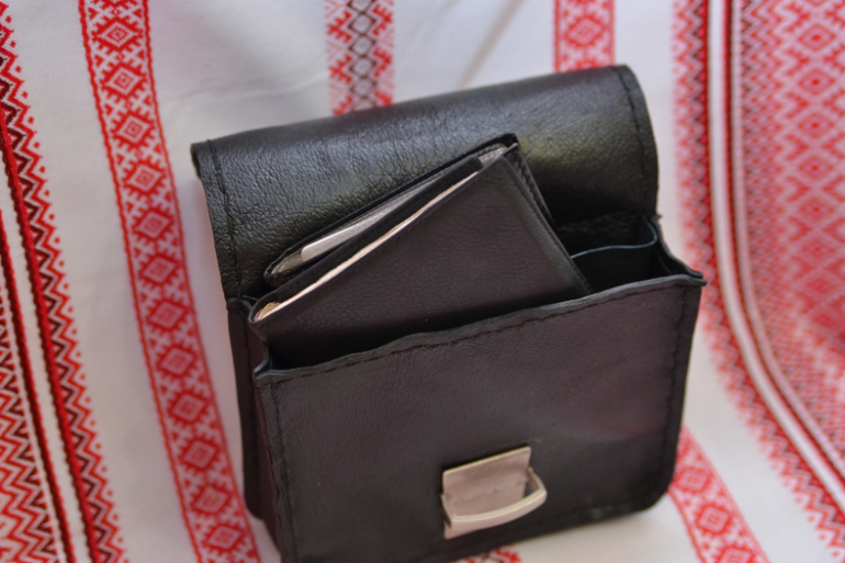 Поясная сумка из старой куртки