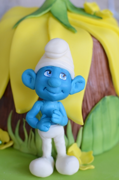 Торт "Дом Смурфа"...