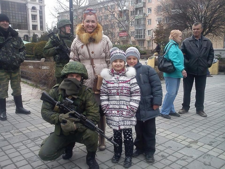 Спасибо российским вонным за мир в Крыму!