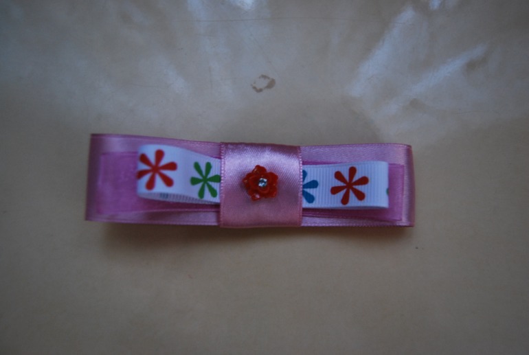 Вот такие чудесные заколочки и резиночки могу изготовить для ваших принцесс!