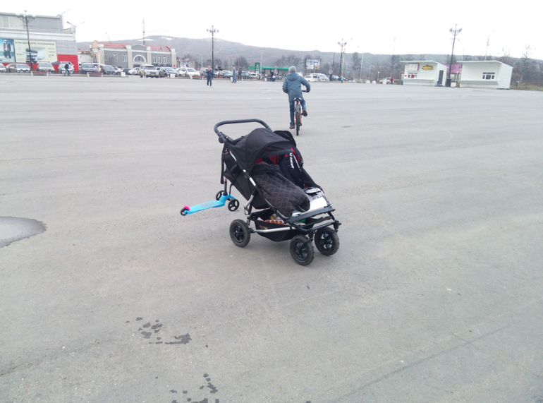 Продам супер коляску для двойни или погодок Mountain Buggy Duet