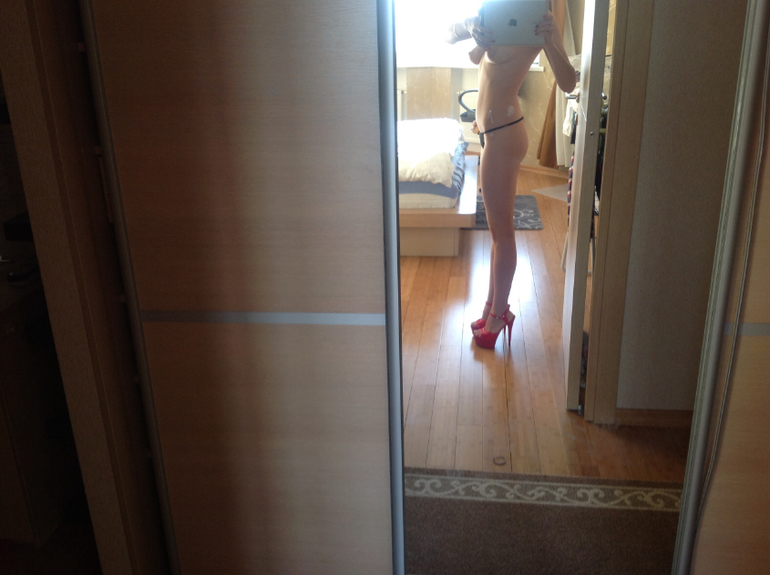 Кто сказал, что нельзя с обувью ложится в постель???