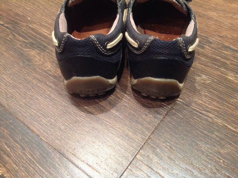 Обувь б/у для мальчика и девочки,размеры разные;почта