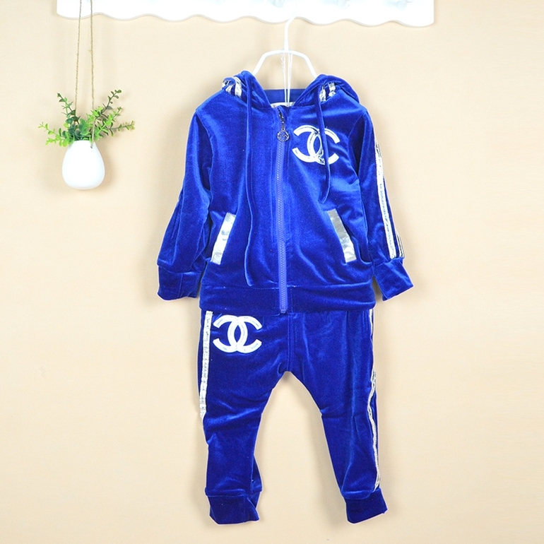 Копии известных брендов для мальчиков и девочек!Супер качество!Всё в наличии!