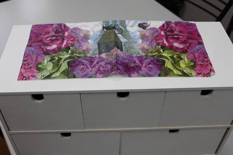 Приступила к заказу на мини-комодик. Серия 4