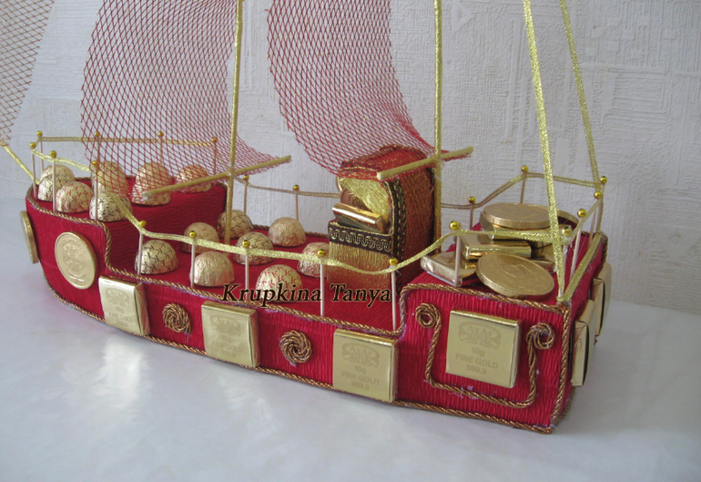 Очередной кораблик.