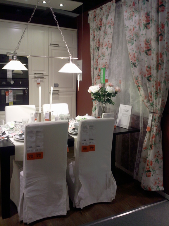 Интерьеры с экспозиций.