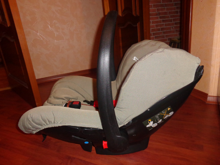Автокресло 0+ (до 12 кг) Bebe Confort - 700 руб!!!