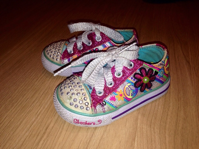 Продам кеды Скетчерс 22 и 23 размеры