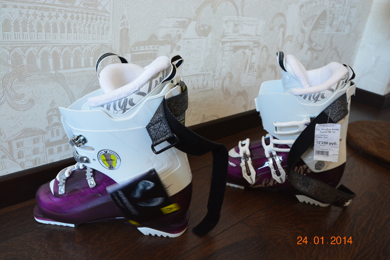 продам горнолыжные ботинки Fischer Soma Zephyr 90 новые размер 25,5 (на 38-39 жен)