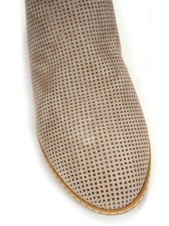 Ищу летние сапоги.