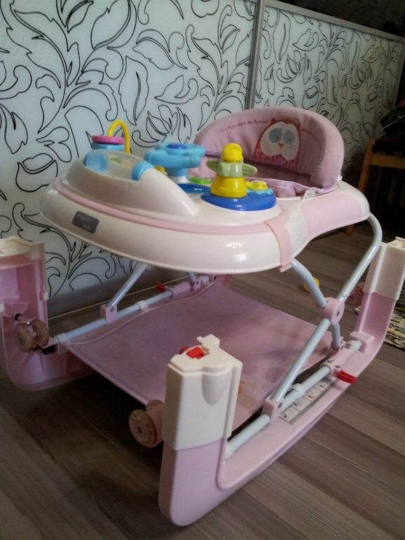Продаю Ходунки-качалка Happy Baby Robin 1500р. метро Тульская