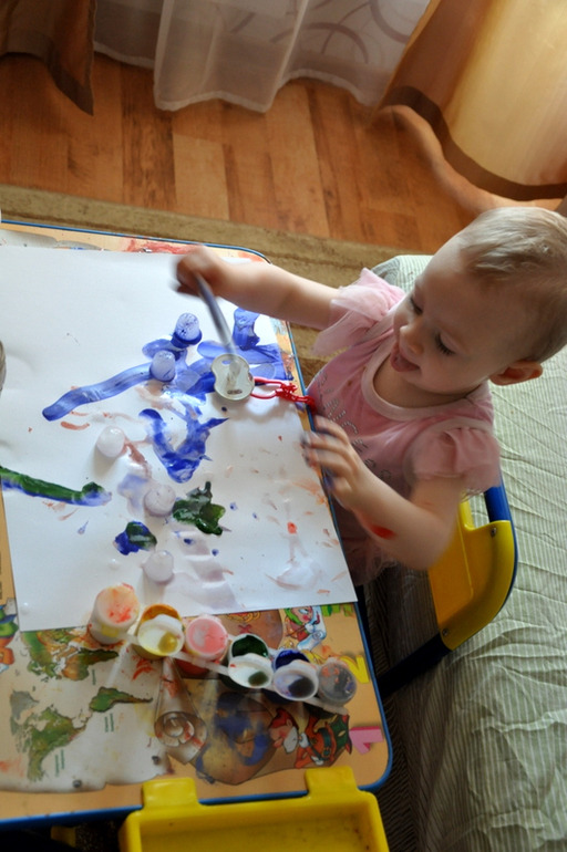 Первые пробы: ГУАШЬ (1,4 года)