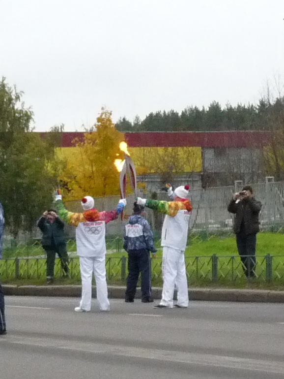 Эстафета олимпийского огня в Переделкино