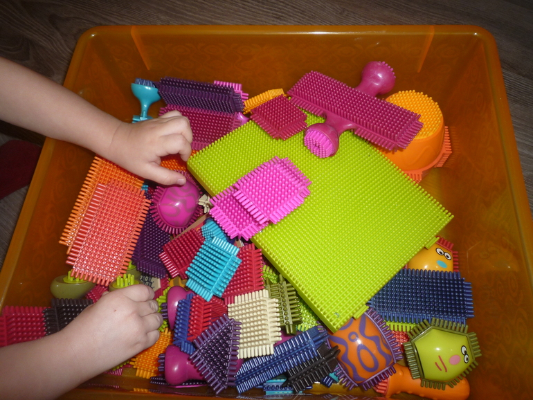 Наши игрушки от года и восьми весяцев и до....