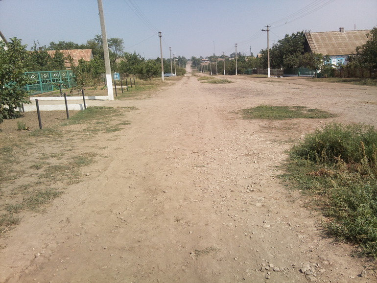 Продам большой дом с гаражом на Украине. Возможен обмен.