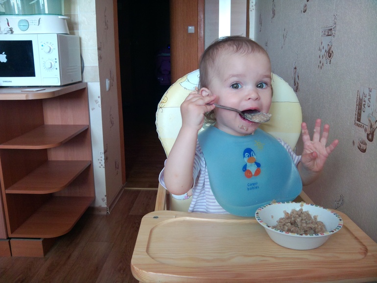 1,4 кушает сама