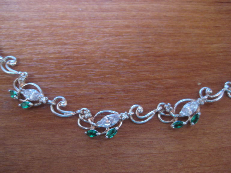 Красивое новое колье, серебро 925 проба с фианитами