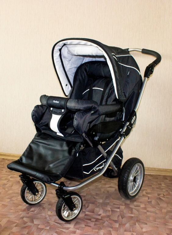 Продам прогулочную коляску Emmaljunga nitro city