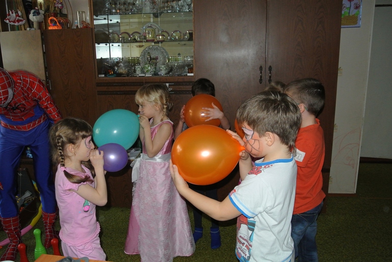 А у нас в квартире... Человек-паук!