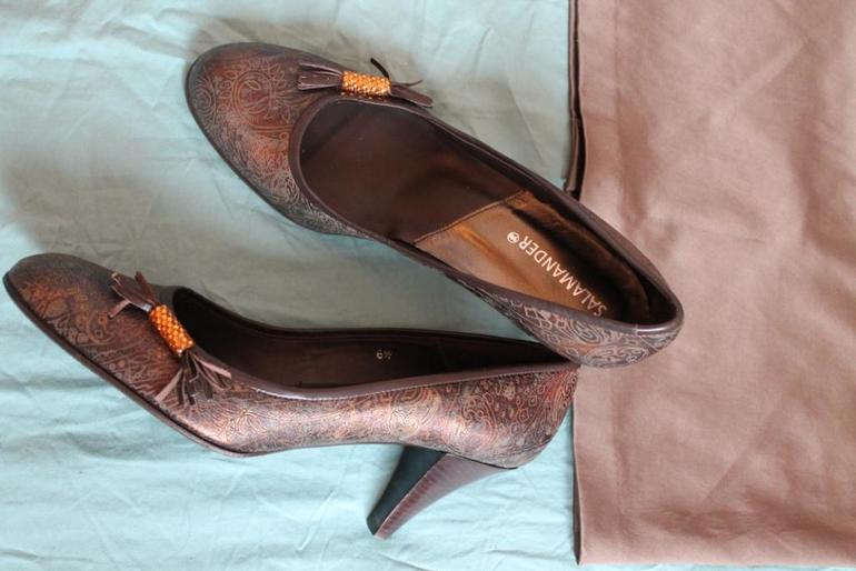 Платье Karen Millen, юбка sinequanone, туфли salamander, блузки, брюки.