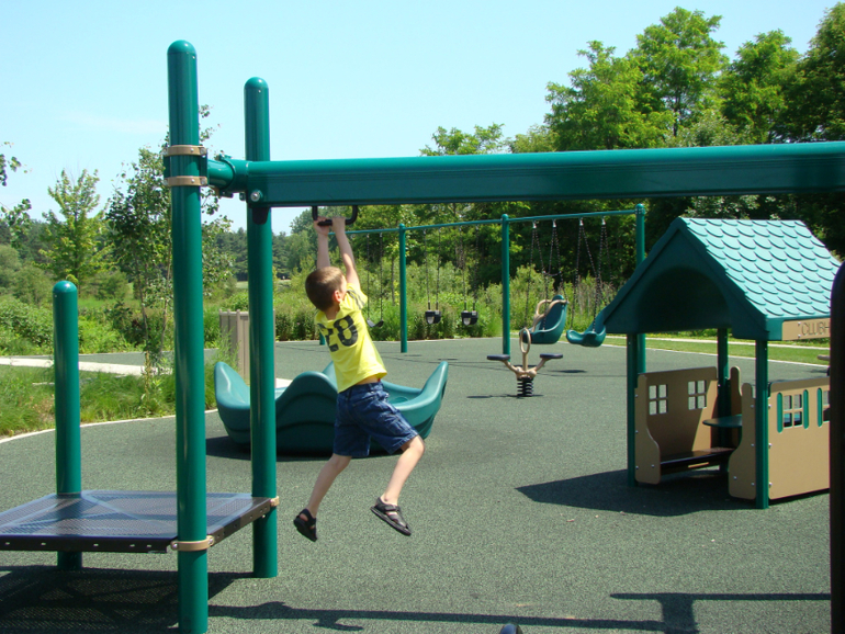 Забава и медведь.