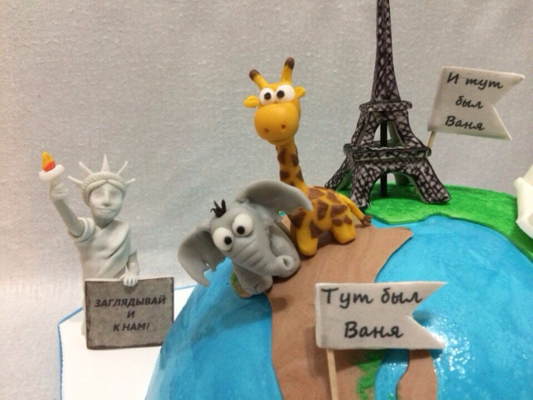 Эйфелева, Тадж Махал, Статуя свободы, и живность африканская.