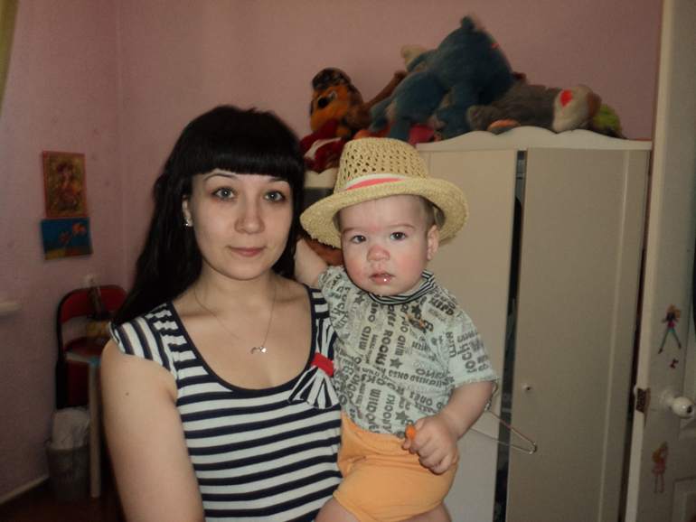 немного нас))