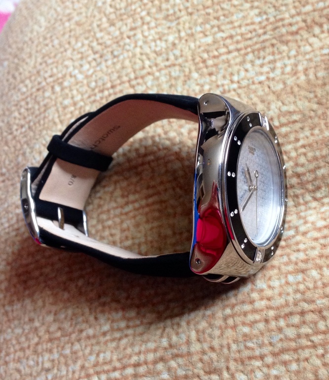 Продам женские часы swatch