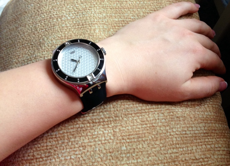 Продам женские часы swatch