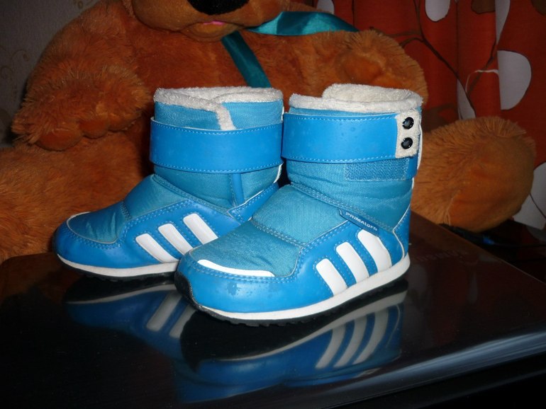 куплю сапожки adidas 22-23 размера в отличном состоянии