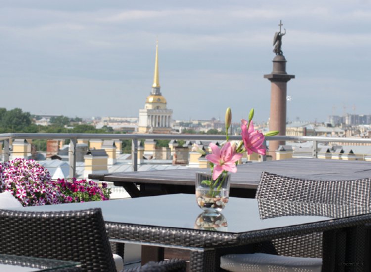 Стиль на высоте. Создание свадебного образа и фотосессия на крыше в центре СПб