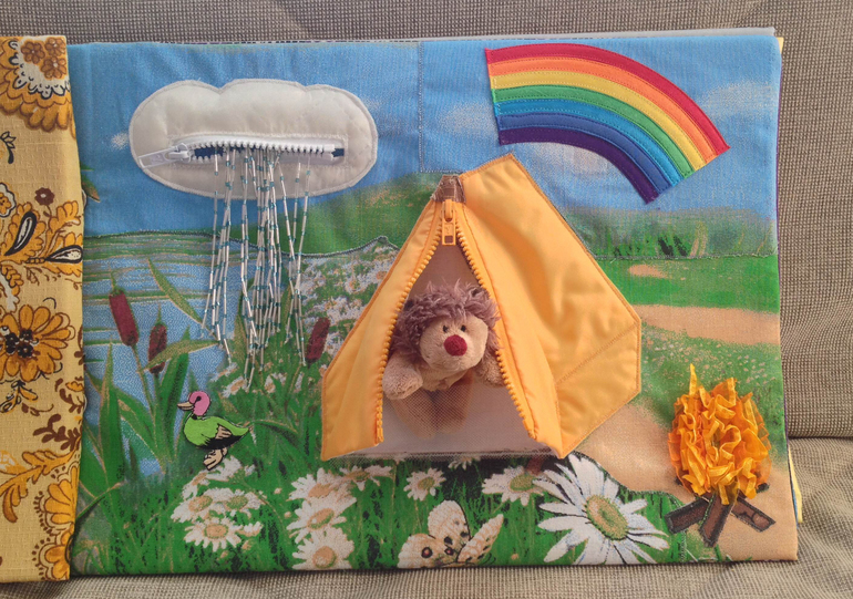 Паровозик от дедушки и книжка от бабушки