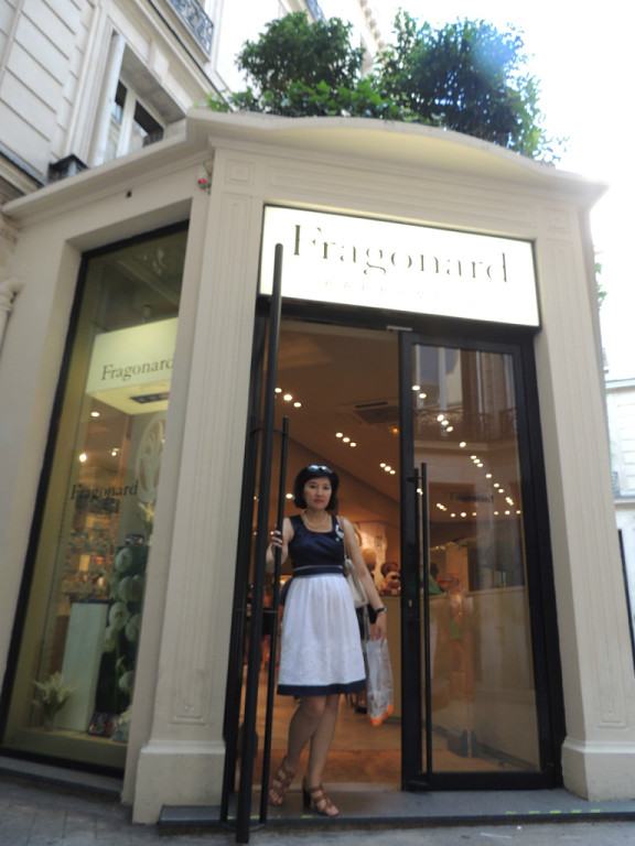 интересно, сколько лет дадите?