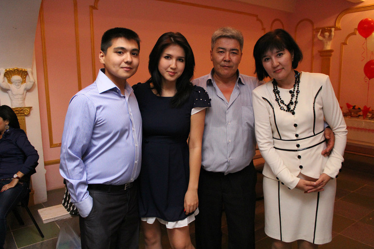 интересно, сколько лет дадите?