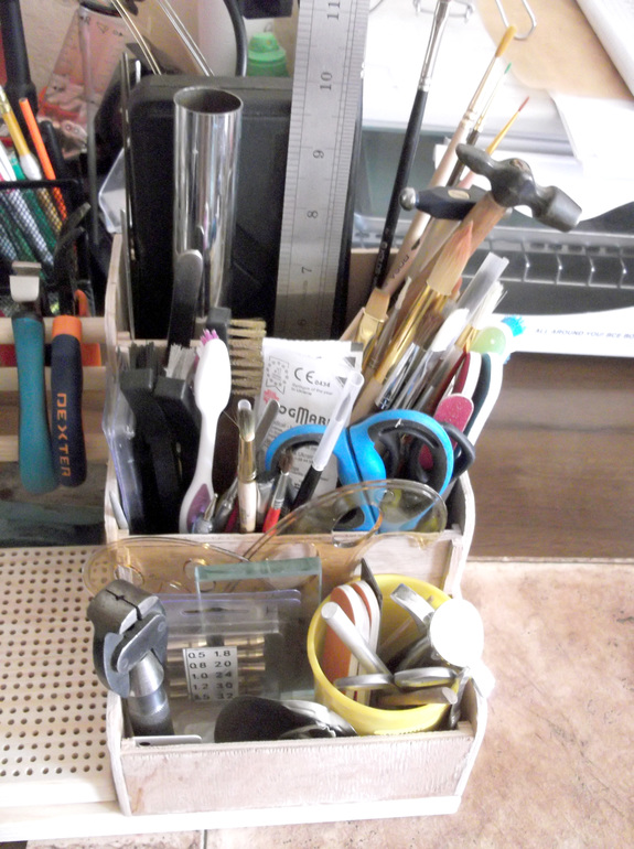 Подставка под инструменты