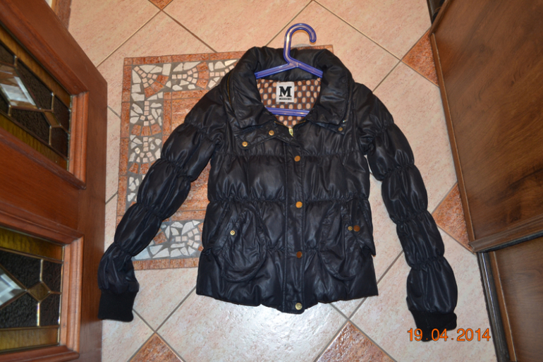 Продам куртку осень р. 42